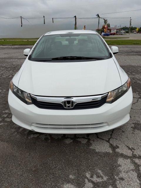 Honda Civic LX Sedan 5-Speed AT 2012