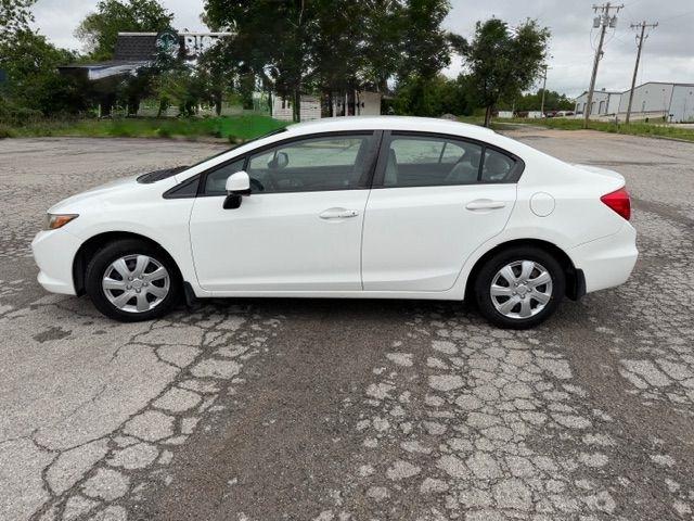 Honda Civic LX Sedan 5-Speed AT 2012