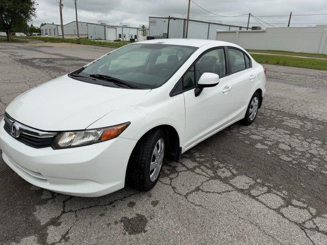 Honda Civic LX Sedan 5-Speed AT 2012