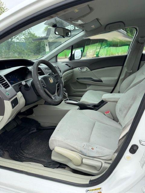 Honda Civic LX Sedan 5-Speed AT 2012