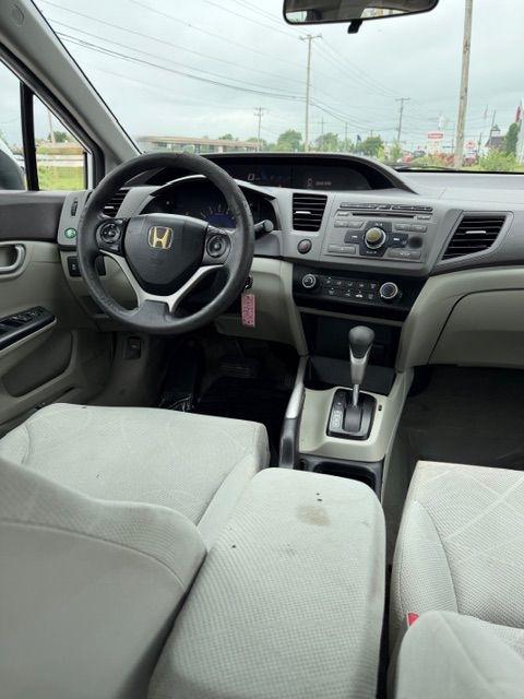 Honda Civic LX Sedan 5-Speed AT 2012
