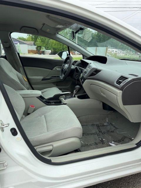 Honda Civic LX Sedan 5-Speed AT 2012