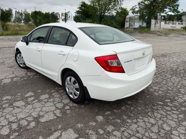 Honda Civic LX Sedan 5-Speed AT 2012