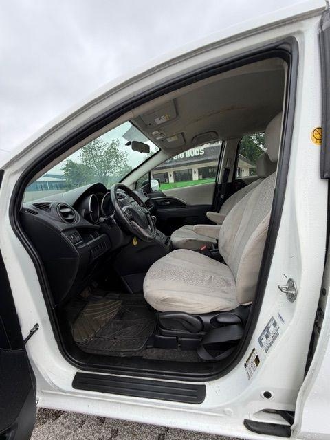 Mazda MAZDA5 Touring 2012