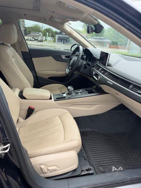 Audi A4 2.0T Prestige quattro Sedan 2017