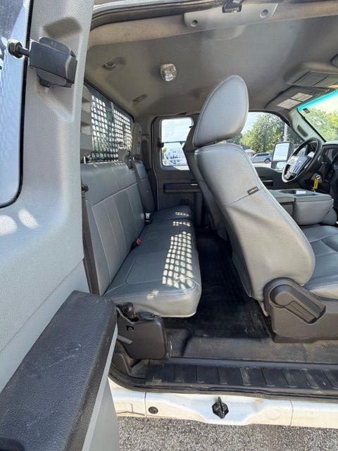 Ford F-350 SD XL SuperCab Long Bed DRW 2WD 2014
