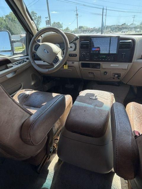 Ford F-250 SD XL Crew Cab 4WD 2006
