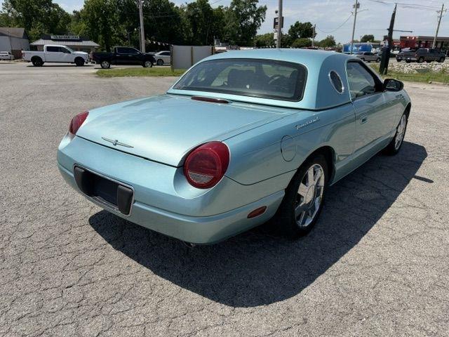 Ford Thunderbird Deluxe 2002
