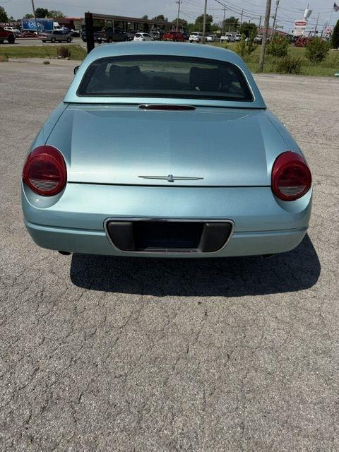 Ford Thunderbird Deluxe 2002