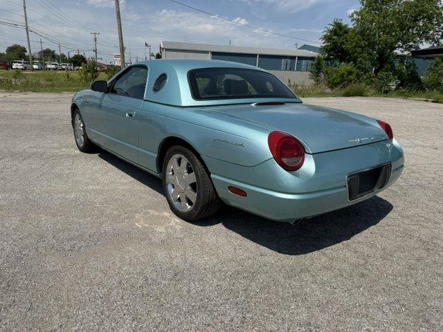 Ford Thunderbird Deluxe 2002