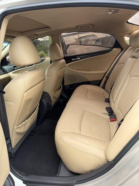 Hyundai Sonata SE Auto 2011