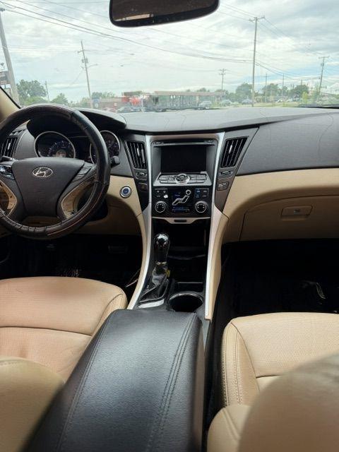 Hyundai Sonata SE Auto 2011