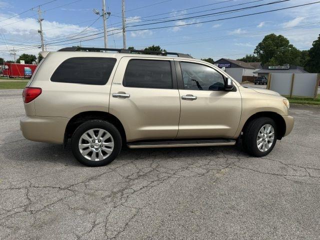 Toyota Sequoia Plantium 2WD 2011