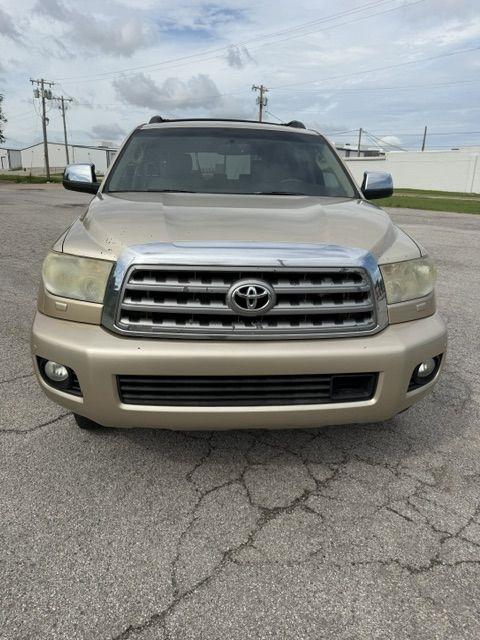 Toyota Sequoia Plantium 2WD 2011