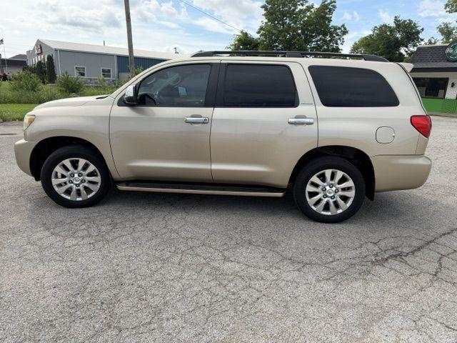 Toyota Sequoia Plantium 2WD 2011