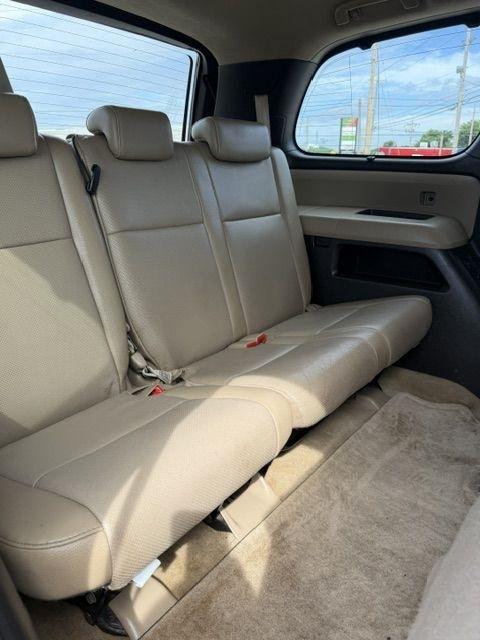 Toyota Sequoia Plantium 2WD 2011