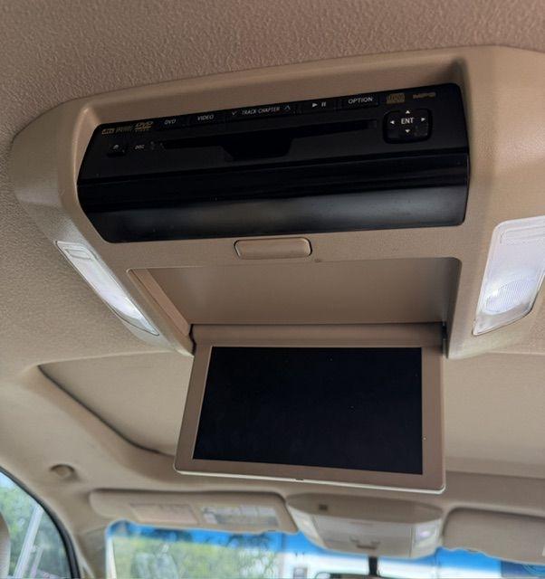 Toyota Sequoia Plantium 2WD 2011