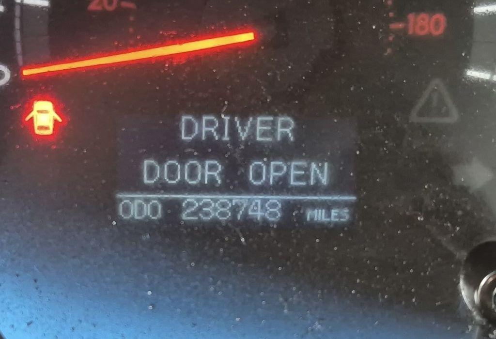 Toyota Sequoia Plantium 2WD 2011