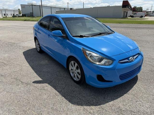 Hyundai Accent GLS 4-Door 2013