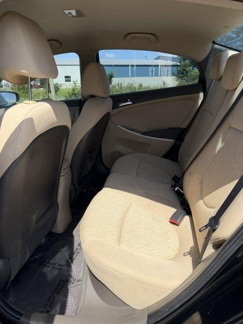 Hyundai Accent GLS 4-Door 2013