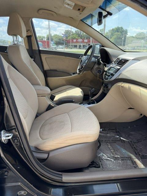 Hyundai Accent GLS 4-Door 2013