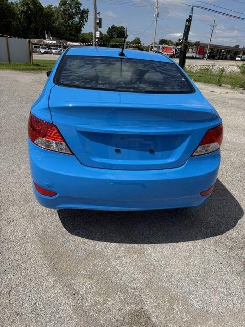Hyundai Accent GLS 4-Door 2013
