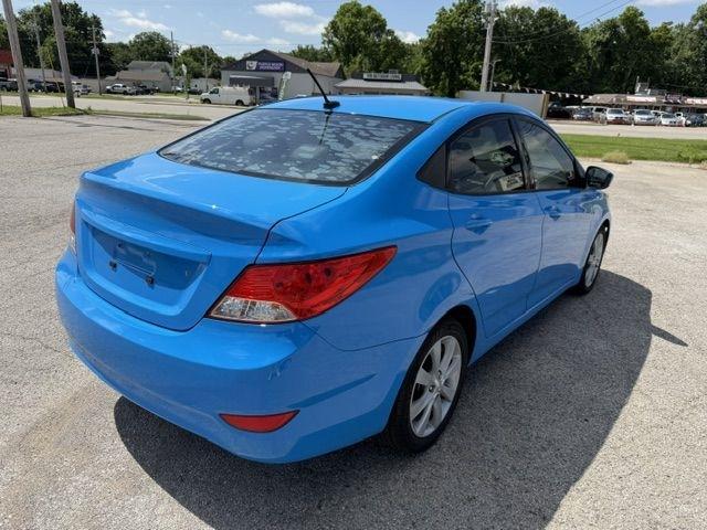 Hyundai Accent GLS 4-Door 2013