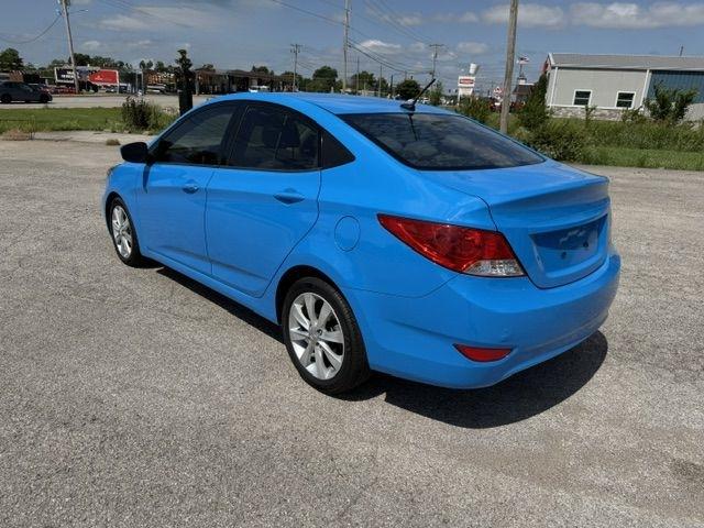 Hyundai Accent GLS 4-Door 2013