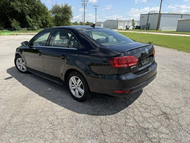 Volkswagen Jetta Hybrid Base 2013