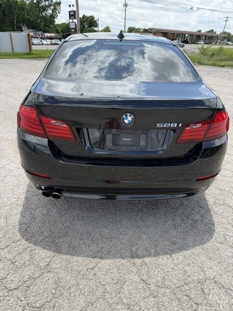BMW 5-Series 528i 2012