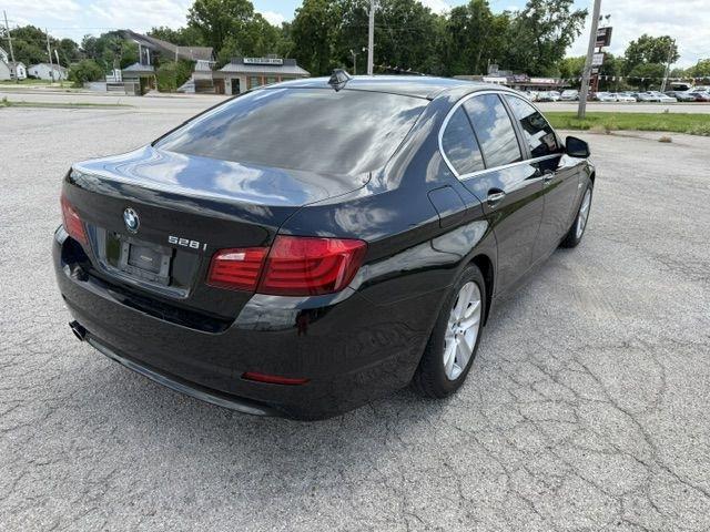 BMW 5-Series 528i 2012