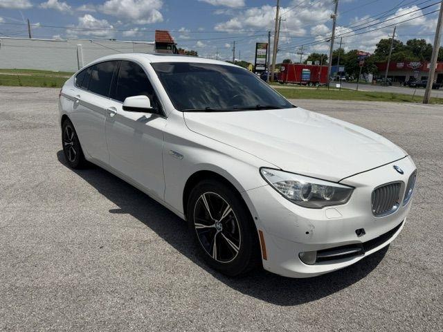 BMW 5-Series Gran Turismo 550i 2012