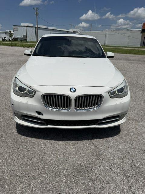 BMW 5-Series Gran Turismo 550i 2012