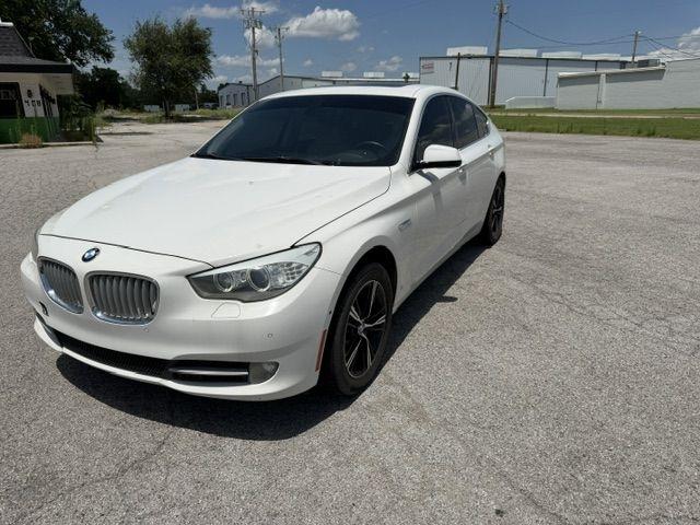 BMW 5-Series Gran Turismo 550i 2012