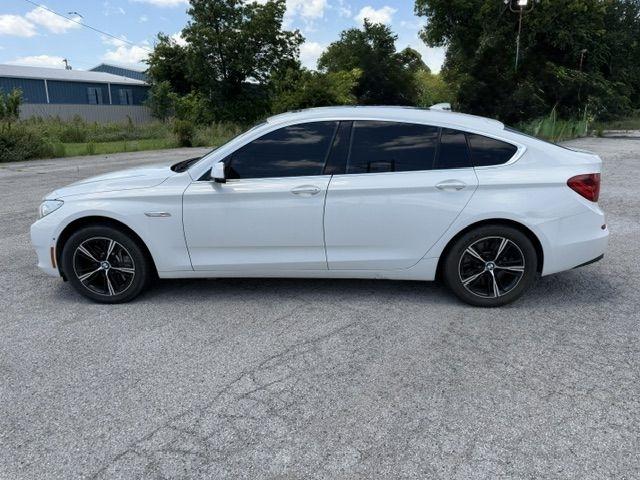 BMW 5-Series Gran Turismo 550i 2012