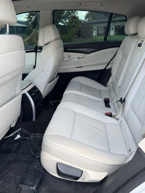BMW 5-Series Gran Turismo 550i 2012