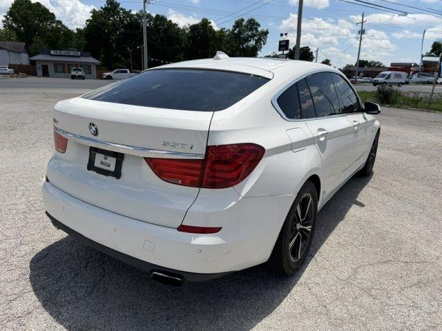 BMW 5-Series Gran Turismo 550i 2012