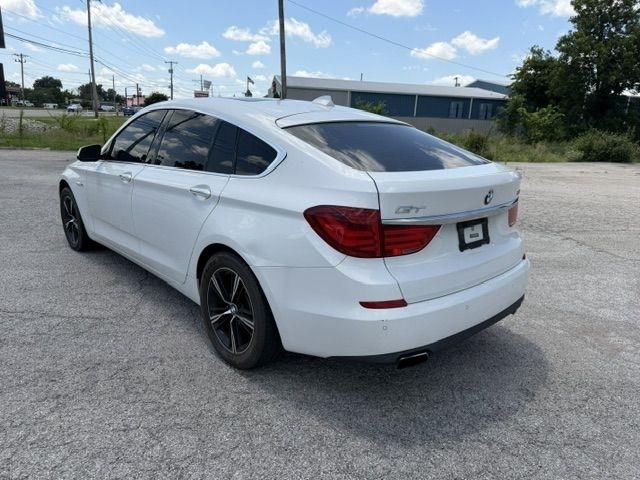 BMW 5-Series Gran Turismo 550i 2012