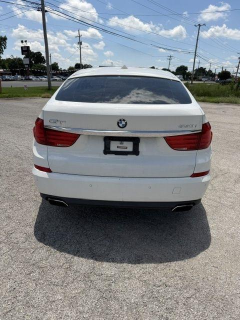 BMW 5-Series Gran Turismo 550i 2012
