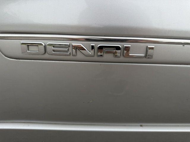 GMC Acadia Denali AWD 2012
