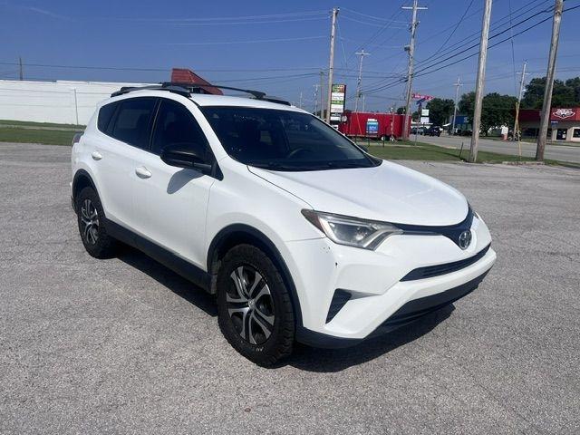 Toyota RAV4 LE FWD 2016
