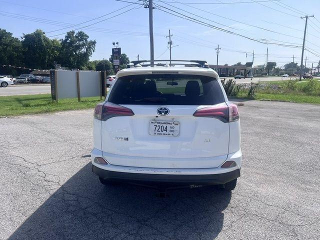 Toyota RAV4 LE FWD 2016