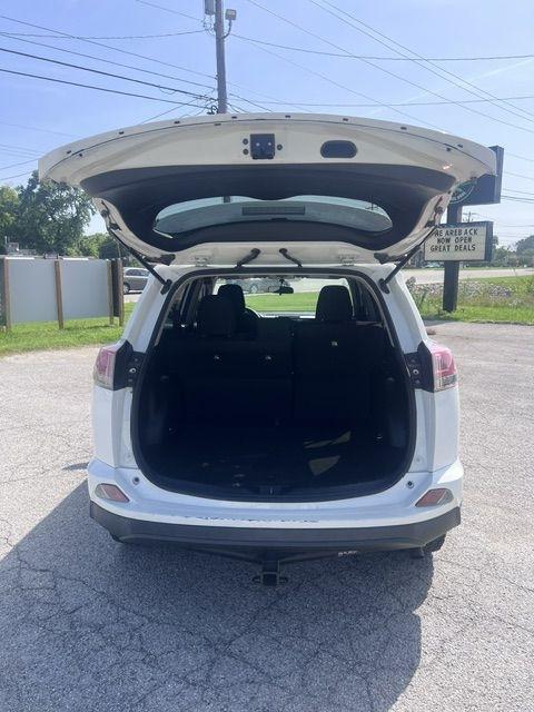 Toyota RAV4 LE FWD 2016