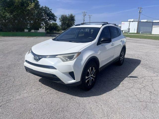 Toyota RAV4 LE FWD 2016