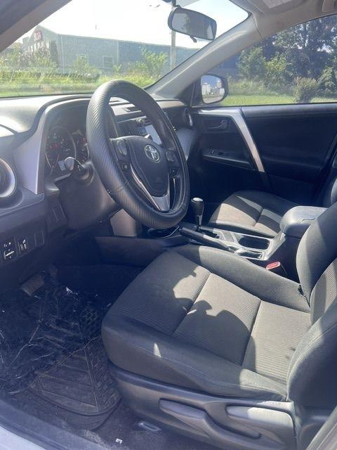 Toyota RAV4 LE FWD 2016