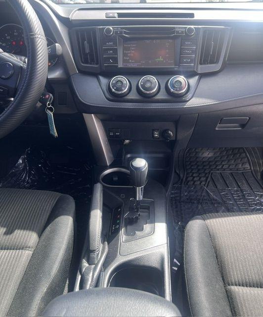 Toyota RAV4 LE FWD 2016