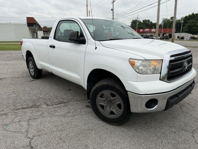 Toyota Tundra Tundra-Grade 4.0L Long Bed 2WD 2013
