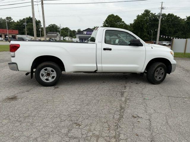 Toyota Tundra Tundra-Grade 4.0L Long Bed 2WD 2013