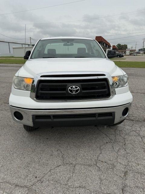 Toyota Tundra Tundra-Grade 4.0L Long Bed 2WD 2013