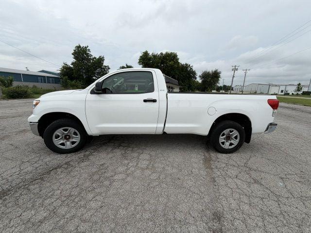 Toyota Tundra Tundra-Grade 4.0L Long Bed 2WD 2013